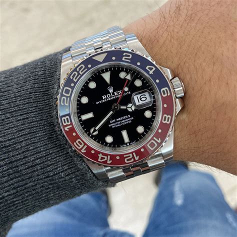 costo ghiera in colore azzurro e rosso orologio rolex|Sito ufficiale Rolex .